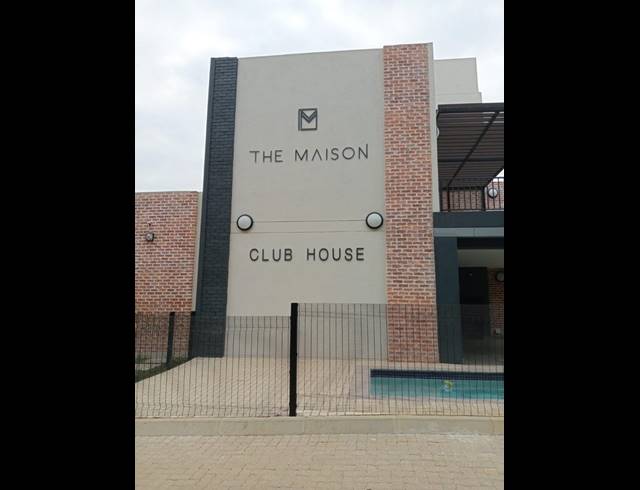 2 BEDROOM APARTMENT FOR SALE IN BRYANSTON
